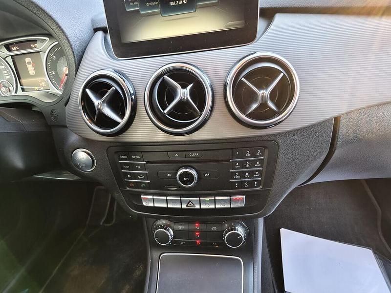 Gebraucht Mercedes B180 109 PS (80 kW) 2017 Van / Kleinbus