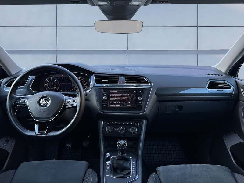 Gebraucht VW Tiguan Allspace Highline 150 PS (110 kW) 2018 Schwarz  metallicperleffektno SUV