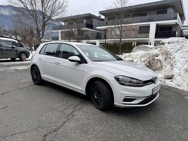 Gebraucht VW Golf Comfortline 110 PS (80 kW) 2018 Weiß Limousine