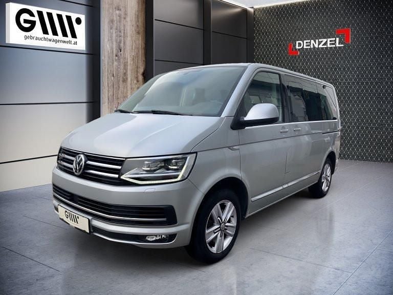 Silber Gebraucht 2016 VW Caravelle Highline Van / Kleinbus | € 44.900 (Teuer) - Bild 1/4