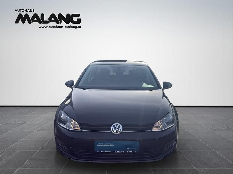 Gebraucht VW Golf VII 110 PS (80 kW) 2016 Schwarz  metallicperleffektno Limousine