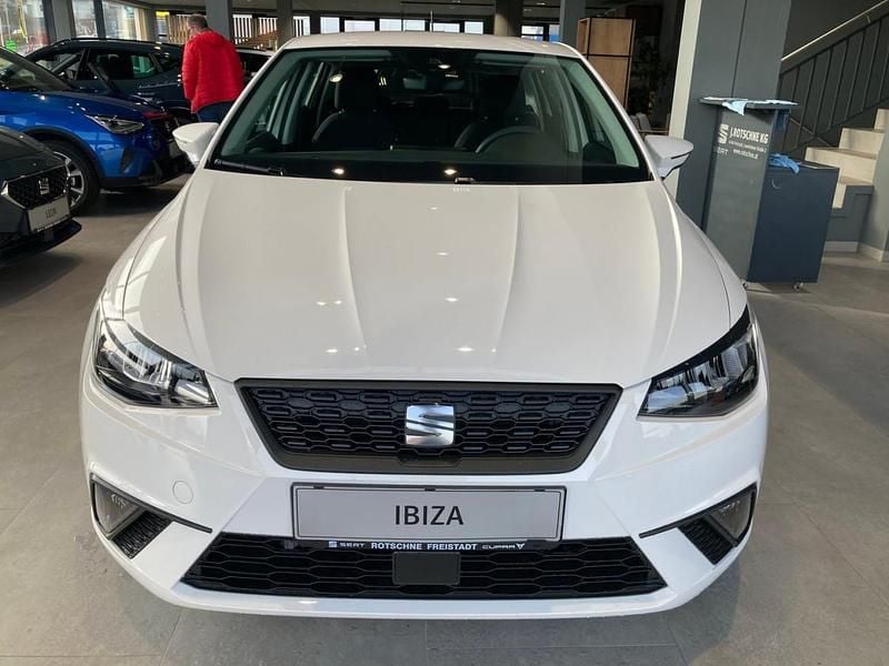 Neu Seat Ibiza Reference 95 PS (69 kW) 2025 Weiss  normal Coupé