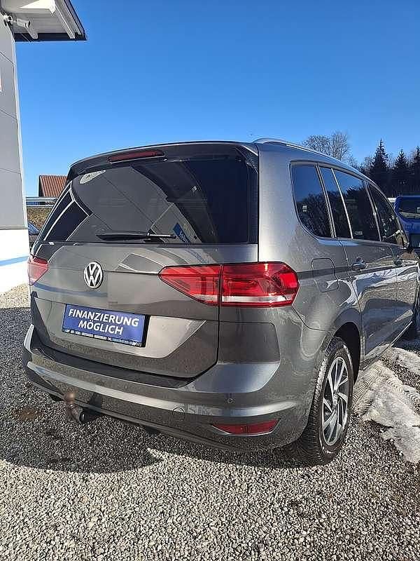 Gebraucht VW Touran 116 PS (85 kW) 2018 Grau Van / Kleinbus