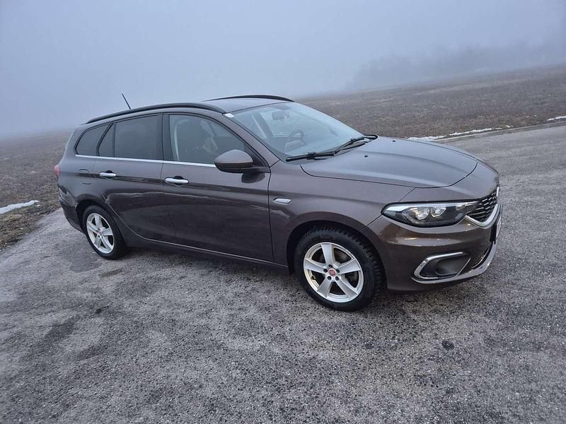 Gebraucht Fiat Tipo Lounge 120 PS (88 kW) 2017 Bronze Kombi