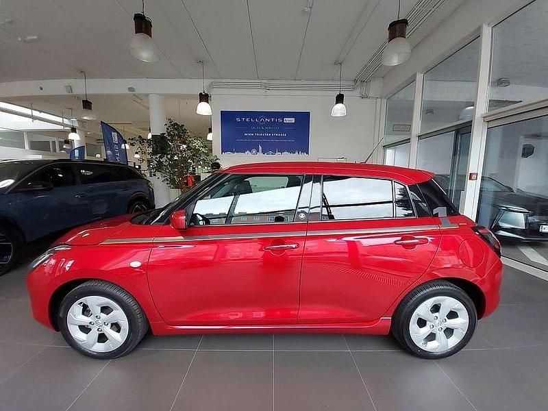 Gebraucht Suzuki Swift 83 PS (61 kW) 2024 Rot Kleinwagen