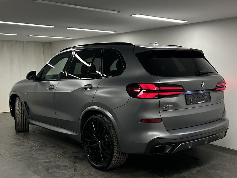 Gebraucht BMW X5 M Sport 298 PS (219 kW) 2025 Grau SUV