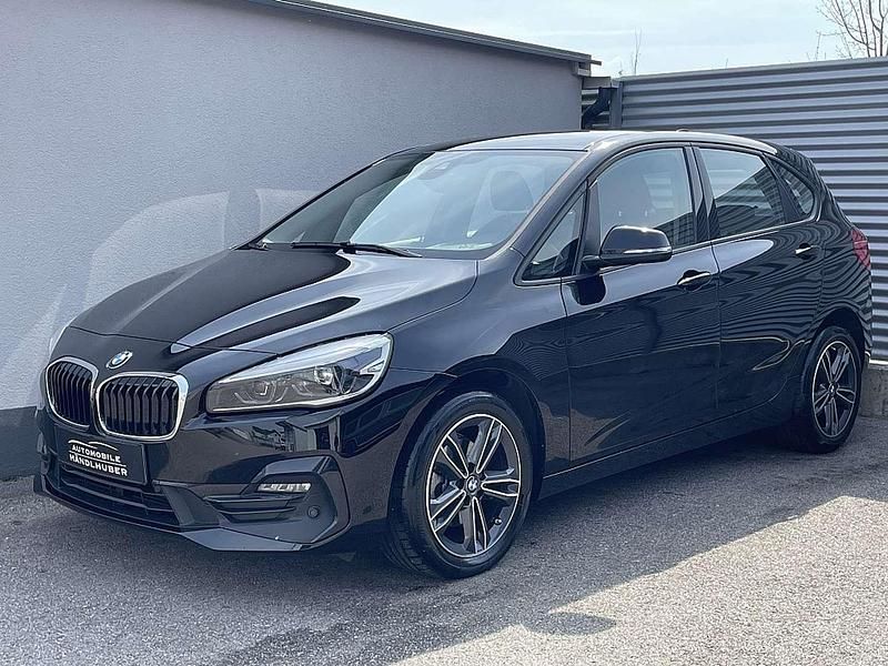 Schwarz Gebraucht 2020 BMW 216 Sport Line Kombi | € 15.980 (Guter Preis) - Bild 1/4