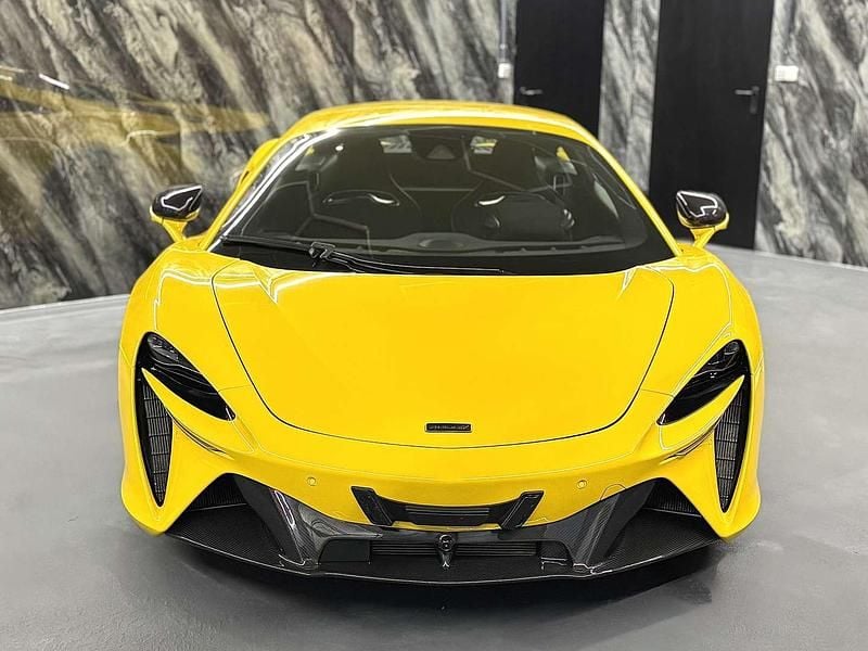 Gebraucht McLaren Artura 700 PS (514 kW) 2024 Gelb Coupé