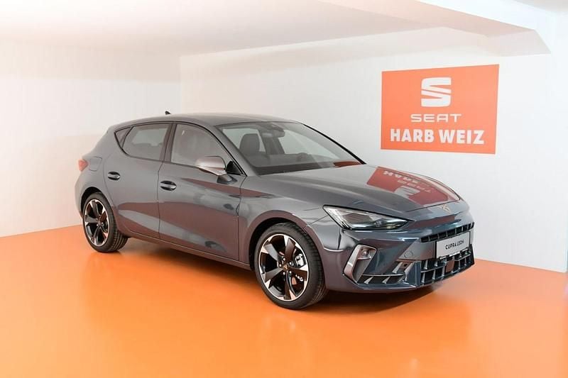 Neu Cupra Leon 150 PS (110 kW) 2025 Dunkelblau  normal Coupé