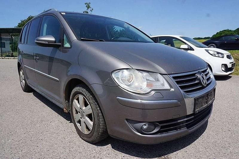 Gebraucht VW Touran Highline 105 PS (77 kW) 2010 Grau Van / Kleinbus