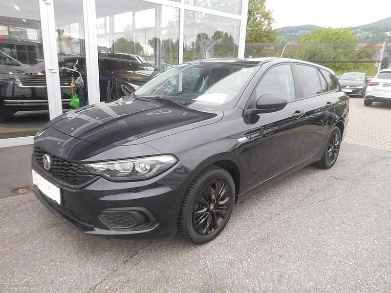 Schwarz Gebraucht 2019 Fiat Tipo Street Kombi | € 12.992 (Etwas zu teuer) - Bild 1/4