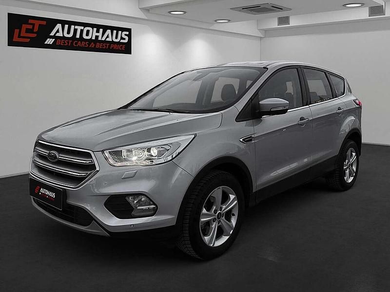 Gebraucht Ford Kuga Titanium 120 PS (88 kW) 2017 Grau SUV