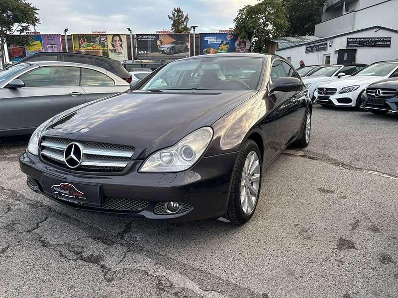 Braun Gebraucht 2008 Mercedes CLS350 Coupé | € 9.999 - Bild 1/4