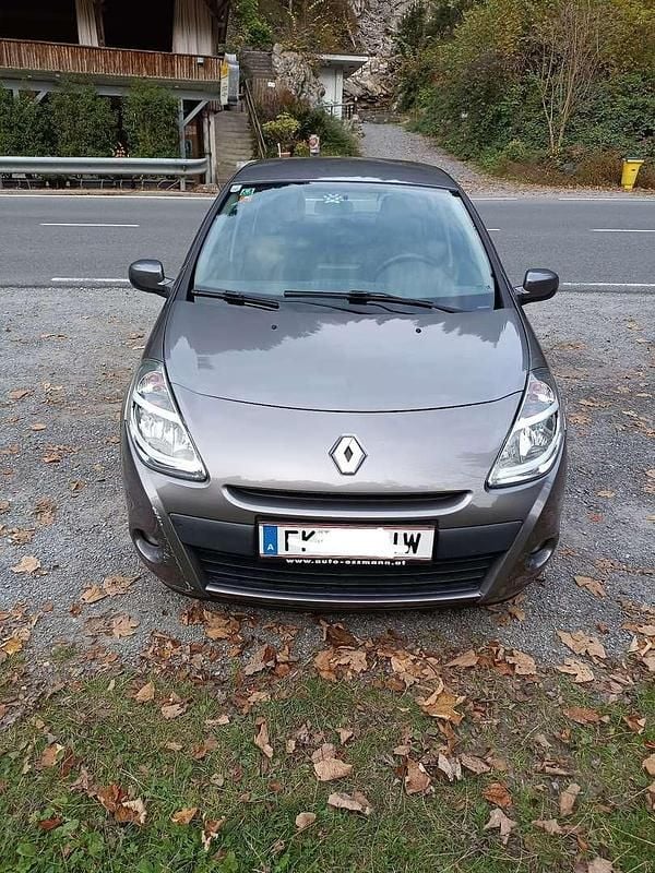 Gebraucht Renault Clio II Night&Day 75 PS (55 kW) 2010 Limousine