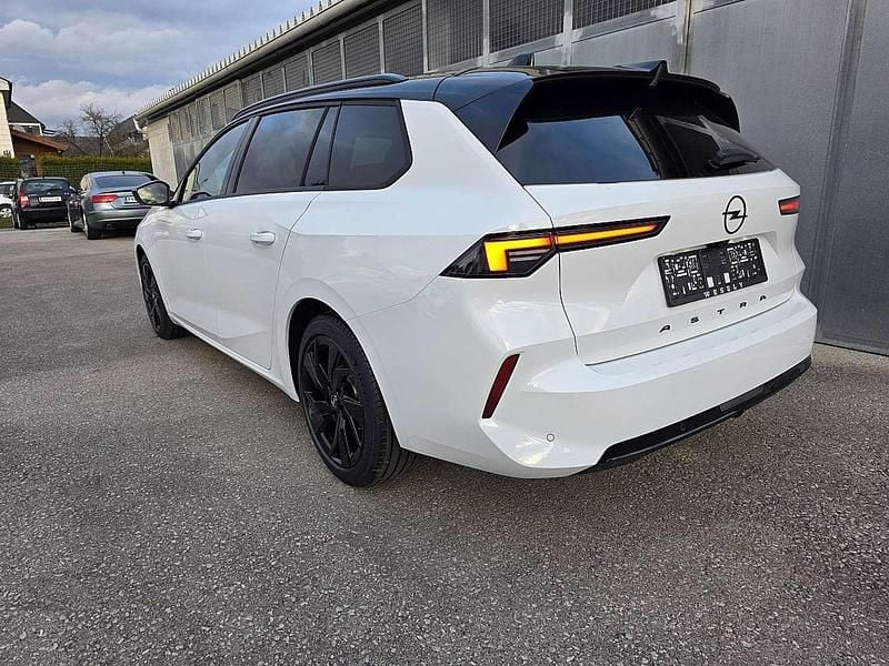 Neu Opel Astra 131 PS (96 kW) 2025 Weiß Kombi