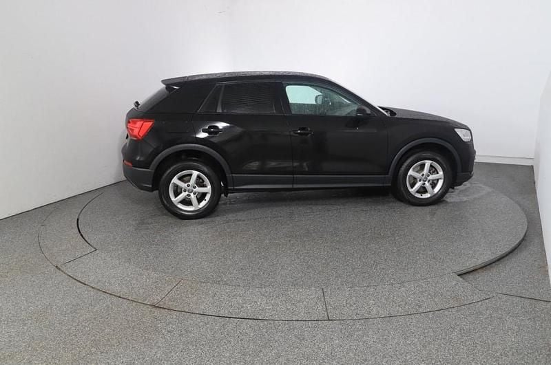 Gebraucht Audi Q2 Basis 150 PS (110 kW) 2018 Schwarz  metallicperleffektno SUV