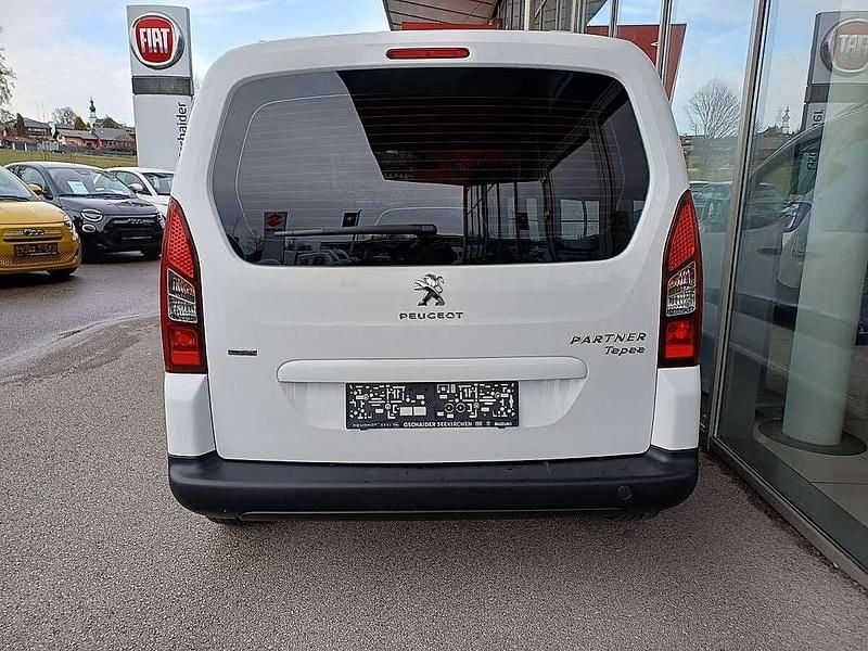 Gebraucht Peugeot TePee Active 99 PS (72 kW) 2015 Weiß Kombi