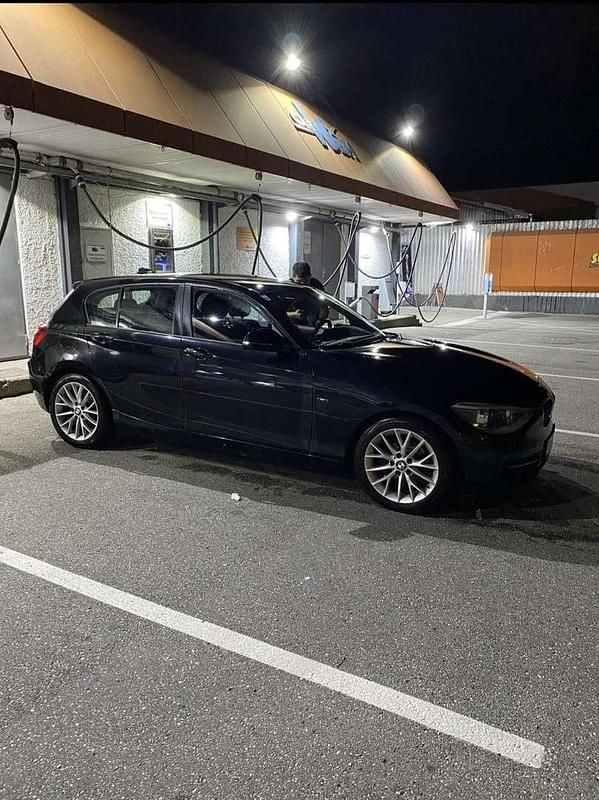 Schwarz Gebraucht 2012 BMW 116 Sport Line Kleinwagen | € 11.000 - Bild 1/4