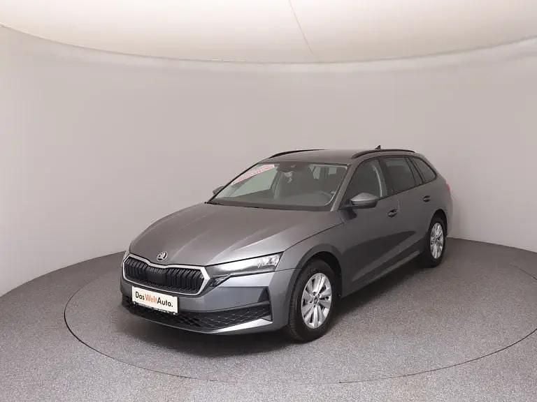 Mittelgrau metallic Neu 2025 Skoda Octavia Essence Kombi | € 25.590 (Superpreis) - Bild 1/4