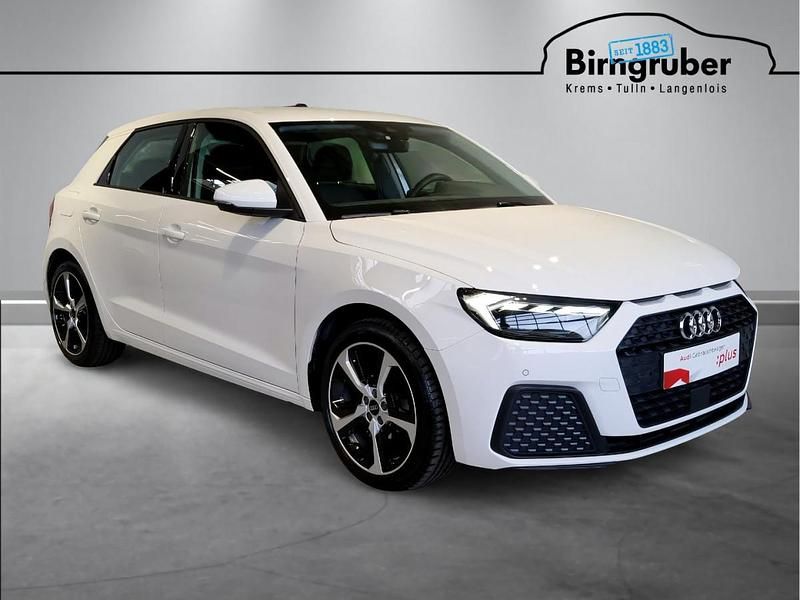 Weiss normal Gebraucht 2025 Audi A1 Sportback Design Kleinwagen | € 25.390 (Fairer Preis) - Bild 1/4