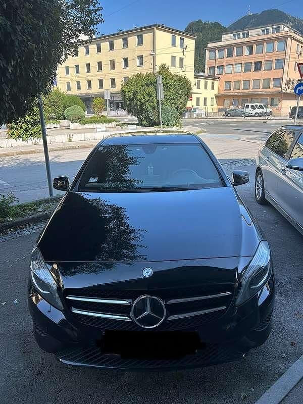 Schwarz Gebraucht 2015 Mercedes 200 Kombi | € 13.490 - Bild 1/4