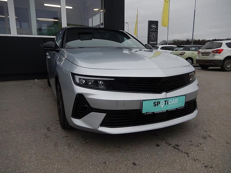 Neu Opel Astra 131 PS (96 kW) 2025 Silber Limousine