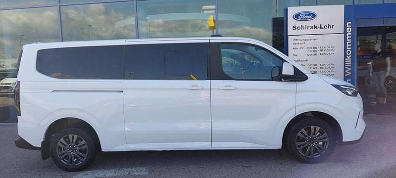 Neu Ford Tourneo Trend 136 PS (100 kW) 2025 Weiß Van / Kleinbus
