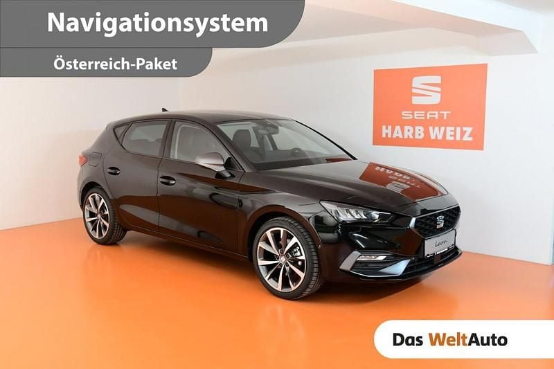 Schwarz metallic Gebraucht 2025 Seat Leon FR Coupé | € 31.990 (Superpreis) - Bild 1/4