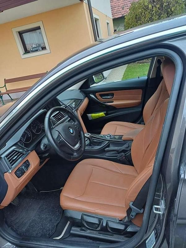 Gebraucht BMW 320 184 PS (135 kW) 2011 Braun Limousine