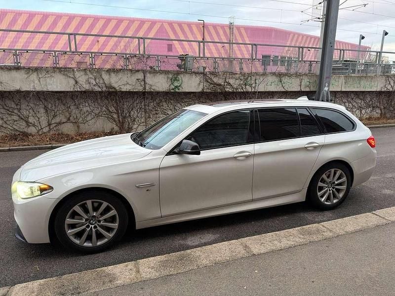Gebraucht BMW 530 M Sport 258 PS (189 kW) 2015 Weiß Kombi