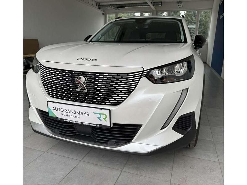Gebraucht Peugeot e-2008 Allure 100 kW (136 PS) 2022 Weiß SUV