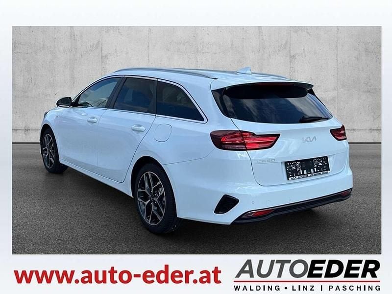 Gebraucht Kia Ceed Sportswagon Silver 101 PS (74 kW) 2025 Weiß Kombi