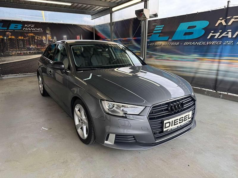 Gebraucht Audi A3 Sport 116 PS (85 kW) 2017 Grau Kleinwagen