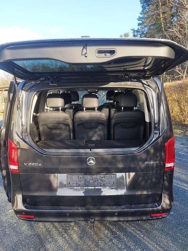 Gebraucht Mercedes V220 Avantgarde 163 PS (119 kW) 2024 Van / Kleinbus
