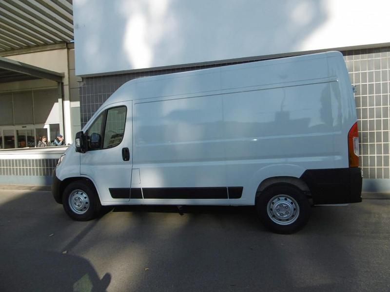 Gebraucht Opel Movano 140 PS (102 kW) 2024 Icy white Van