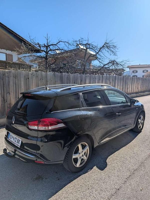 Gebraucht Renault Clio GrandTour Dynamique 90 PS (66 kW) 2015 Schwarz Kombi