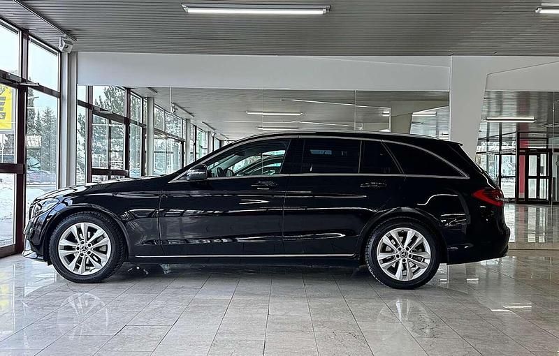 Gebraucht Mercedes C180 122 PS (89 kW) 2021 Schwarz Kombi