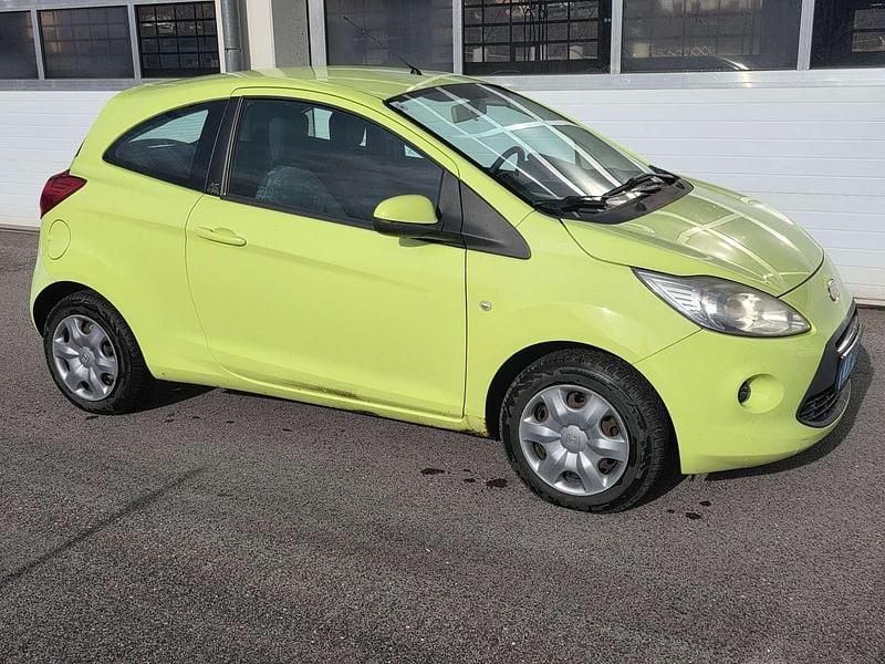 Gebraucht Ford Ka Ambiente 69 PS (50 kW) 2009 Gelb Kleinwagen
