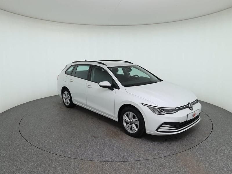 Gebraucht VW Golf VIII Life 110 PS (80 kW) 2023 Weiß Kombi