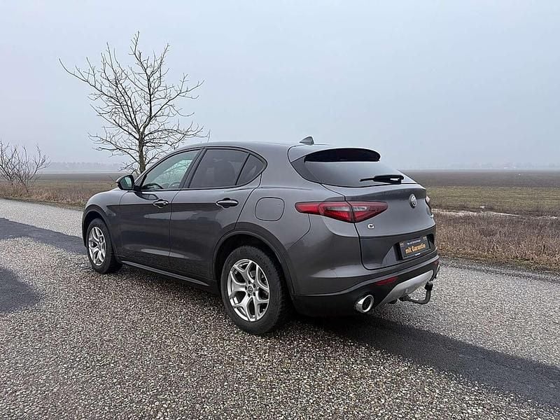 Gebraucht Alfa Romeo Stelvio Super 209 PS (153 kW) 2018 Grau SUV