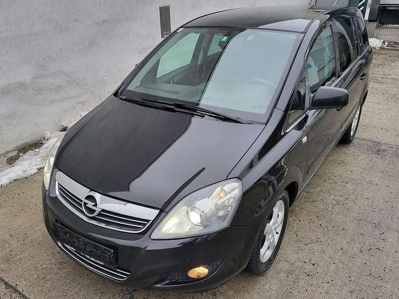 Schwarz Gebraucht 2011 Opel Zafira Edition+ Van / Kleinbus | € 6.190 (Fairer Preis) - Bild 1/4