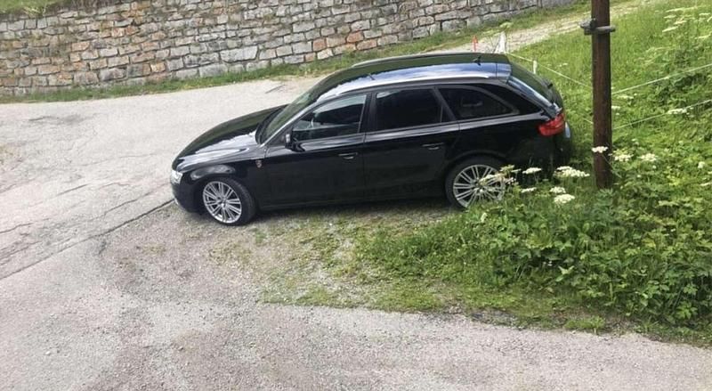 Gebraucht Audi A4 Sport 177 PS (130 kW) 2013 Schwarz Kombi