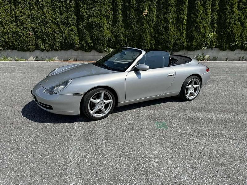 Gebraucht Porsche 911 Carrera Cabriolet 300 PS (220 kW) 2000 Silber Cabrio