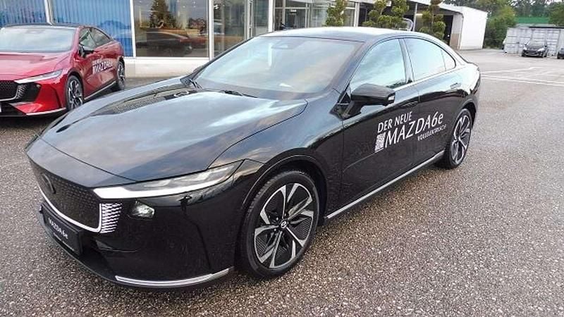 Neu Mazda 6e Takumi-Line 180 kW (245 PS) 2025 Schwarz Limousine