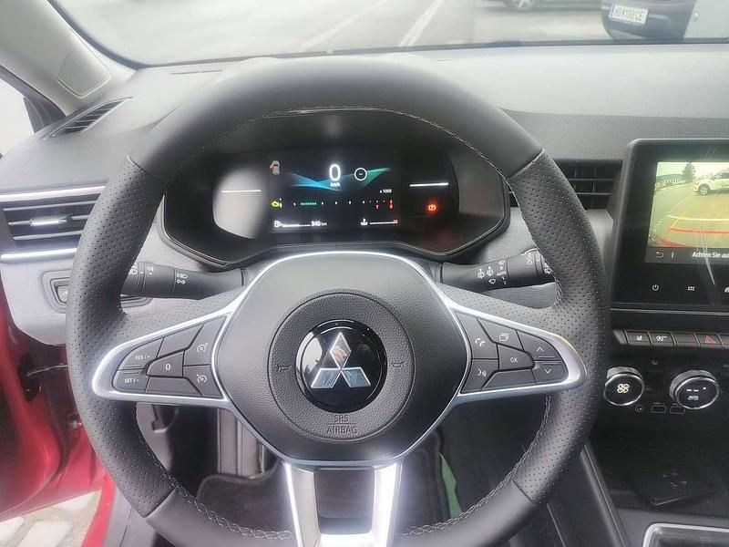 Gebraucht Mitsubishi Colt Invite 67 PS (49 kW) 2024 Rot Limousine