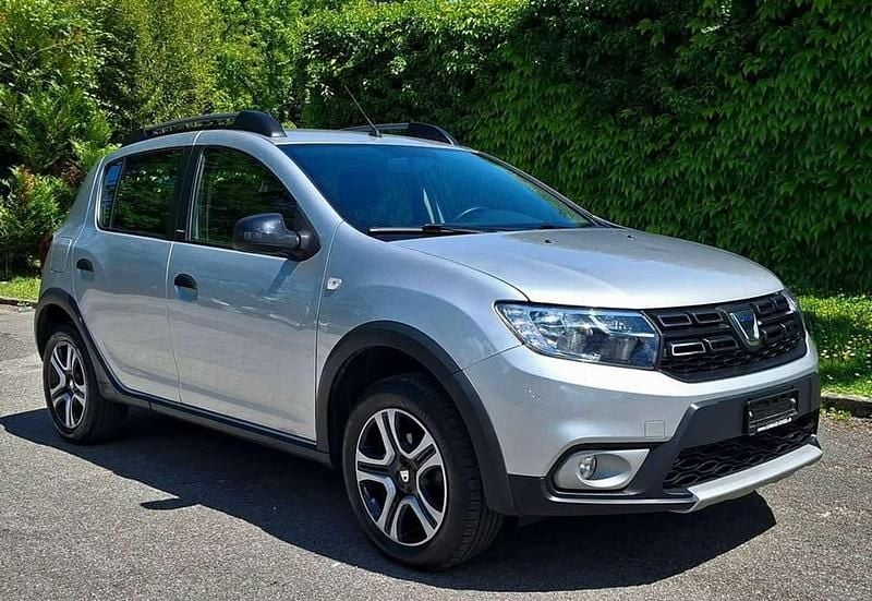 Silber Gebraucht 2018 Dacia Sandero Essentiel Kleinwagen | € 7.500 (Teuer) - Bild 1/4