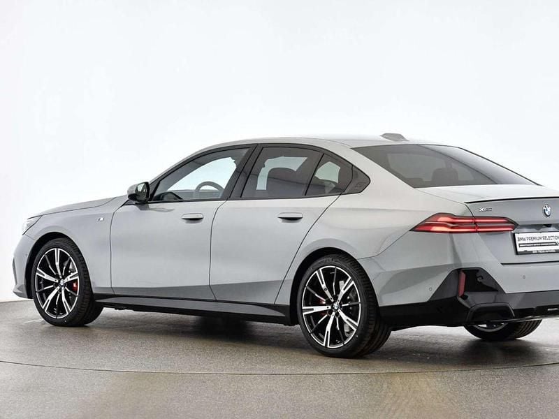 Gebraucht BMW 520 M Sport 197 PS (144 kW) 2025 Grau Limousine