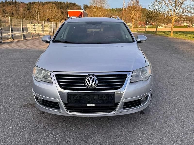 Silber Gebraucht 2008 VW Passat Highline Kombi | € 2.000 (Fairer Preis) - Bild 1/4