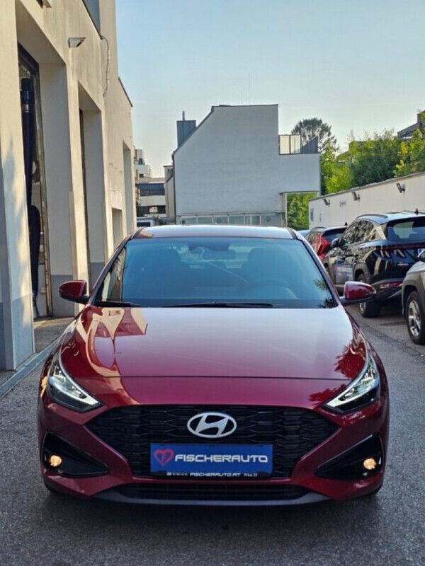 Gebraucht Hyundai i30 GO! 97 PS (71 kW) 2023 Ultimate red