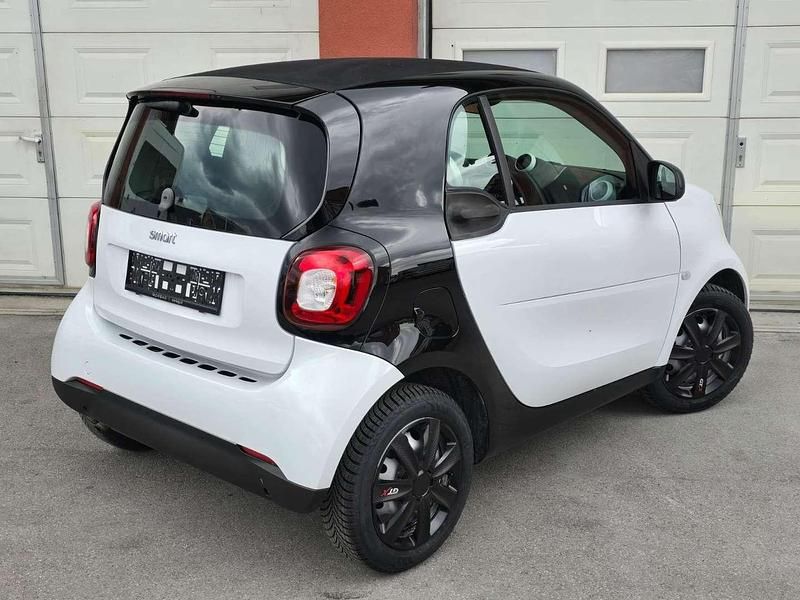 Gebraucht Smart ForTwo Coupé 71 PS (52 kW) 2018 Weiß Coupé